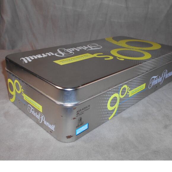 Trivial Pursuit 90s Trivia Tin Time Capsule Edition Complete 2004 Parker Bros - Picture 9 of 10